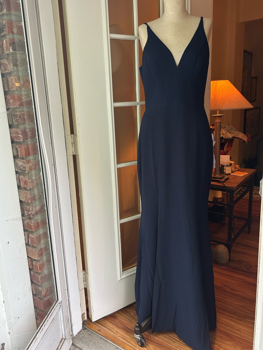 Dress The Population Iris sleeveless mermaid gown, midnight blue. Medium. - Picture 7 of 17